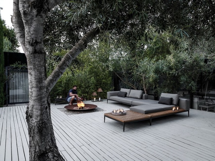 clean lines and flexible elements for cosy lounge