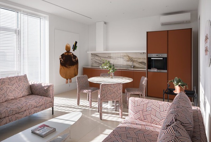 Parcel from Milan: Minimalist Style Apartment by Yuriy Zimenko