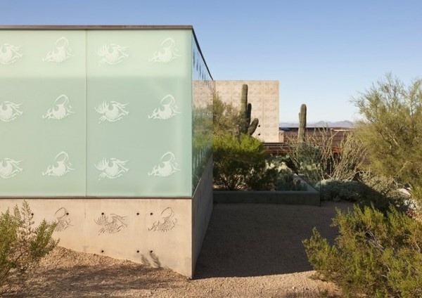 Art gallery residence exterior #gallery #home #art #paintings #residence