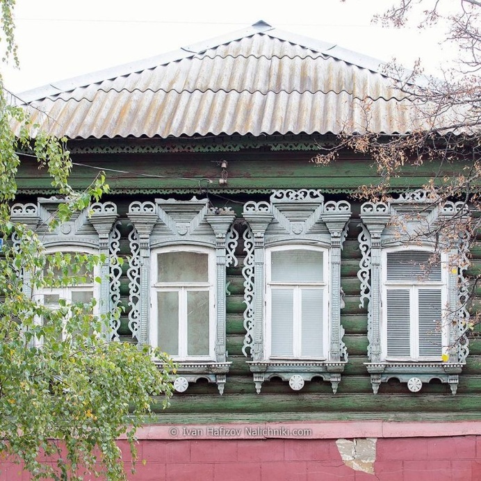 Ivan Khafizov Captures The Beauty of Russian Hand-Carved Wooden Window Frames