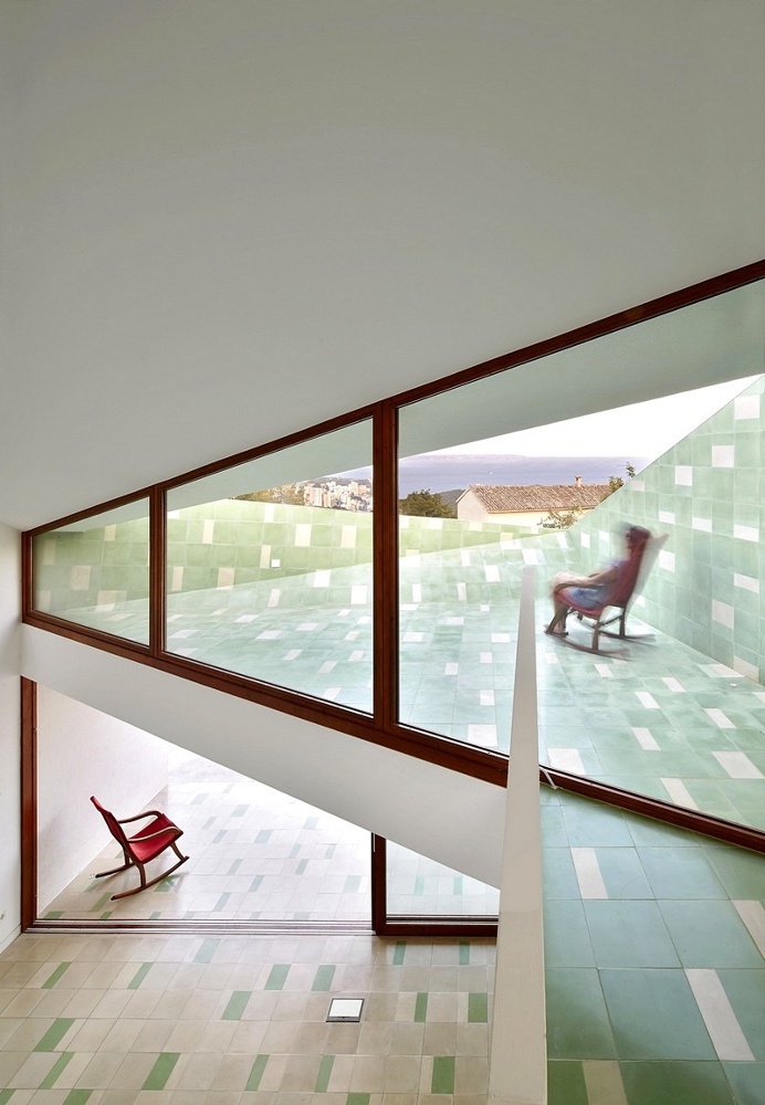 OHLAB Has Designed An Environmentally Low-Impact Home in Mallorca
