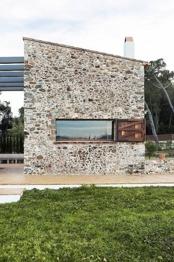 Architecture Photography: La Pallissa / Cubus - La Pallissa / Cubus (215170) - ArchDaily #architecture #house #stone