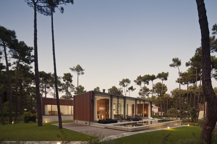 Contemporary Residence with Cumarú Wood Coating in Portugal #architecture #contemporary