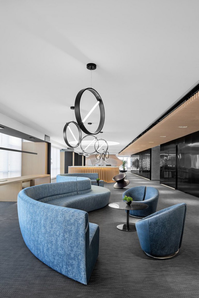 Future Metropolitan – Sample Office for Poly Real Estate by CUN Design