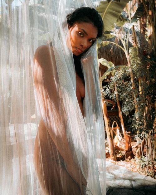 Portraitist — Lifestyle Female Portrait Photography by Sam...