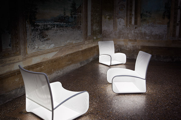 Chmura światła od Natevo | SPEND IT #interior #furniture #light #armchair