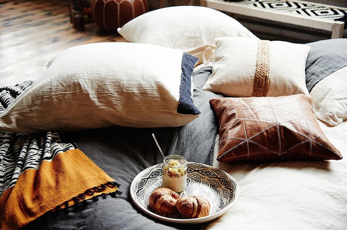Hygge & Cozy Living Trend on Home24 - Mindsparkle Mag Hygge is not a piece of furniture or a decorative object, but a feeling of security and coziness. The Danish happiness concept celebrates absolute comfort and coziness. #interior #design #color #photography #graphic #design #gallery #blog #project #mindsparkle #mag #beautiful #portfolio #designer