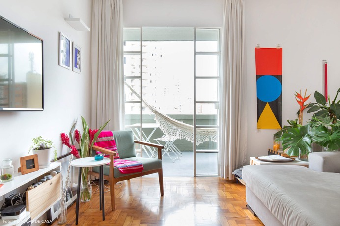 Renovated apartment with balcony and locksmith's doors