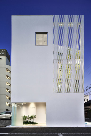 Japan office building by Hiroyuki Moriyama Architect and Associates in Kanagawa