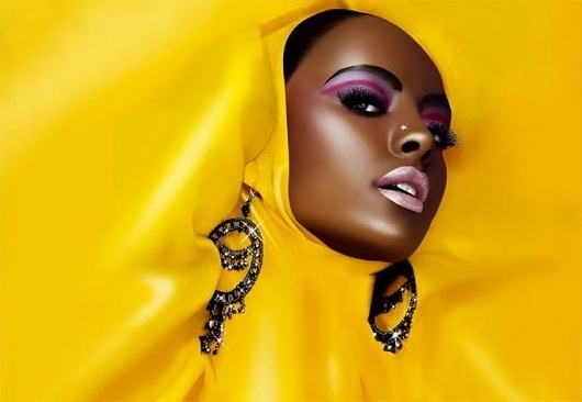 Google Image Result for http://www.thecoolhunter.net/images/stories/2007pics/storiesnew2007pics/marchpics/fncl.jpg #sparkle #glamour #lips #yellow #earrings #shine #purple #fashion #shiny #beauty