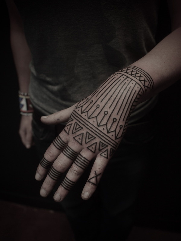 u v e e #tattoo #triangle #geometry #hand