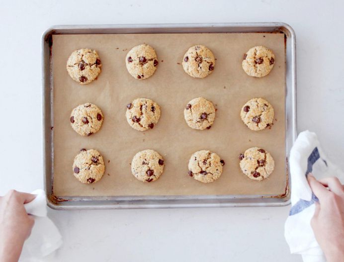 Almond-Flour Chocolate Chip Cookies with Coconut