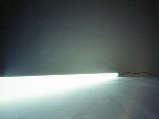 Alle Größen | ... | Flickr - Fotosharing! #pinhole #licht #neon #camera #minimalismus #lochkamera #obscura