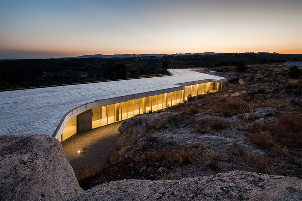 Carvalho Araújo | De Lemos #houses #arajo #architecture #carvalho