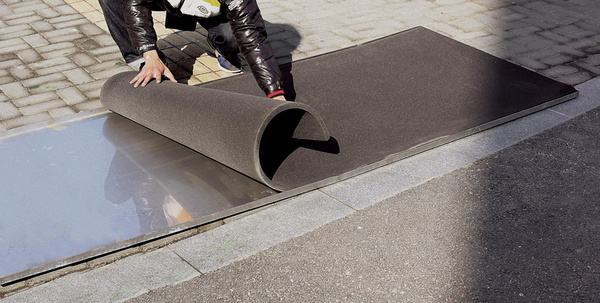 green pedestrian crossing by jody xiong of DDB china #marketing