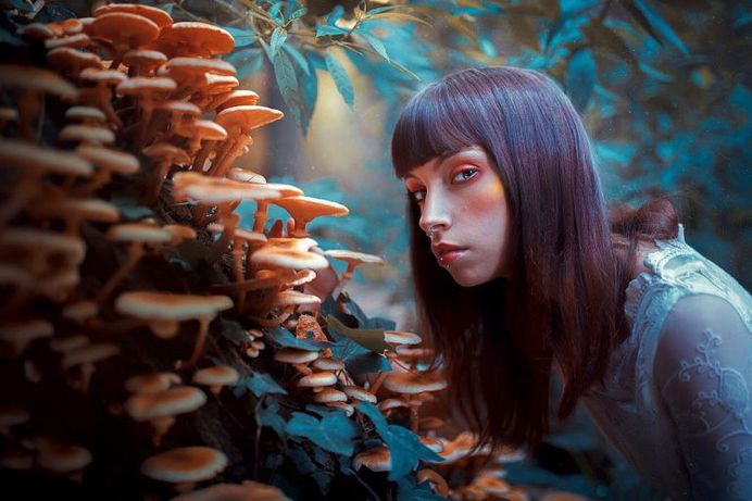 Marvelous Conceptual and Scenic Portrait Photography by Rafa Sánchez
