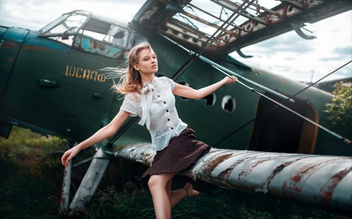 Beauty and Artistic Female Portraits by Maksim Kuzin