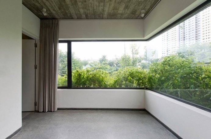 Panoramic window. Scent House by TOOB STUDIO. © Vũ Ngọc Hà. #window #toobstudio #terrazzofloor