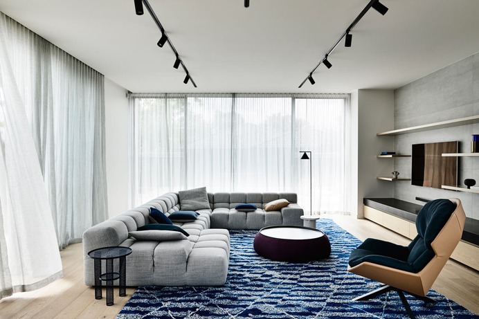 The Modern Glen Iris House Celebrates Unique Furnishings and Artwork