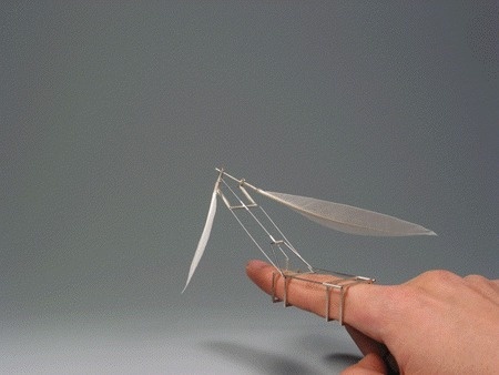 0331.gif (GIF Image, 450 × 338 pixels) #finger #wings #mechanical