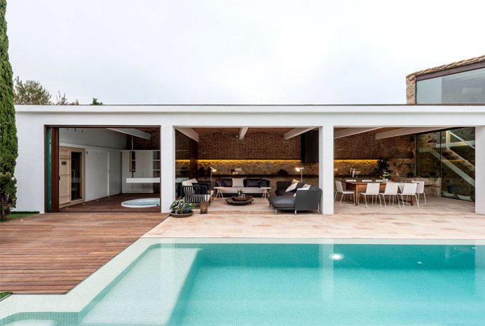 Modern Addition to Historic House by Gloria Duran - InteriorZine