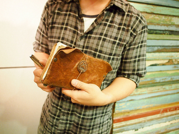 Toutes les tailles | Jame's Traveler's Notebook Wotancraft | FlickrÂ : partage de photosÂ ! #leather #handcraft
