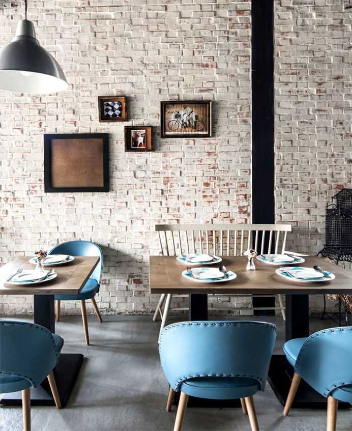 Space with Attractive Exposed Brick Walls - InteriorZine #restaurant #decor #interior