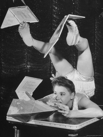 5832447EContortionist-Asse.jpg 338×450 pixels #photography #retro #vintage