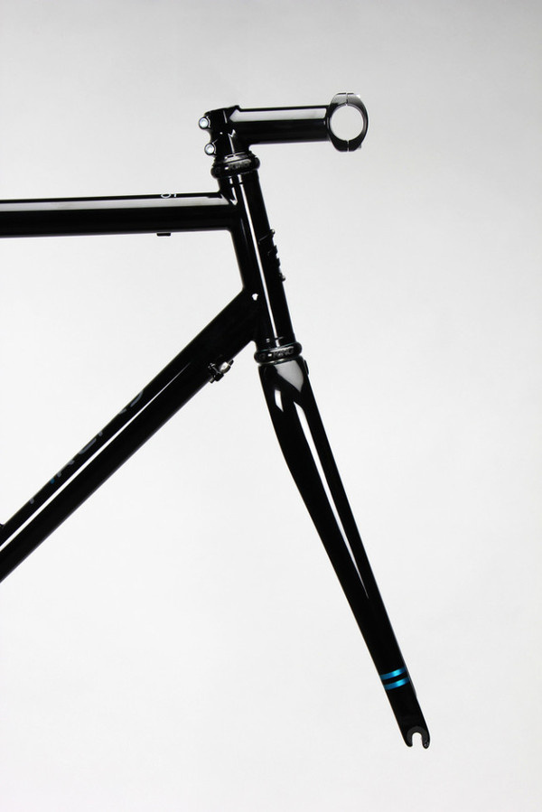 Firefly: Paint it Black #prolly #bikes #black #firefly