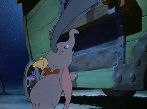 tumblr_l4ezyceDVb1qzw9h4o1_500.jpg (Immagine JPEG, 500x372 pixel) #movie #disney #dumbo