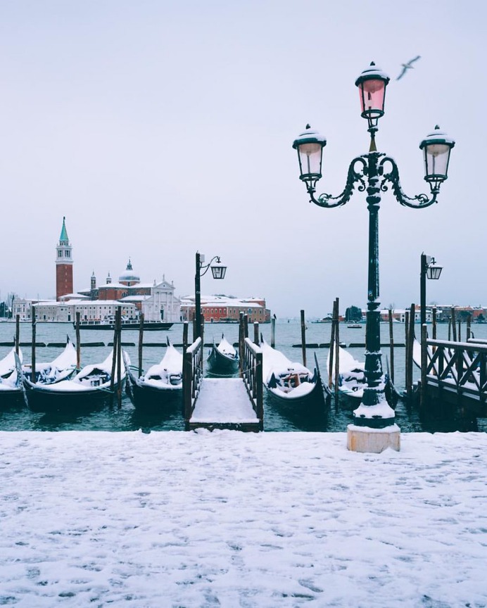 Creative and Colorful Street Photography by Mary Quincy