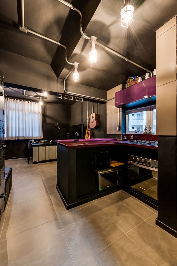 Holliday 711 – The Industrial and Fun is All Over the Place