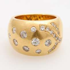 Wide ladies ring with diamond trim