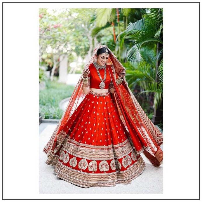 11 Ways You Can Drape Your Wedding Dupatta: Sabyasachi Edition