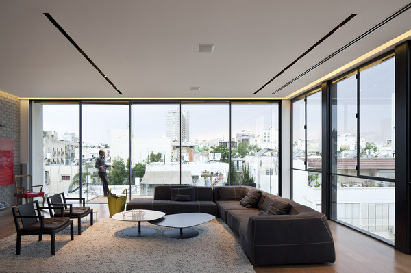 Tel Aviv Townhouse 1 by Pitsou Kedem #modern #design #minimalism #minimal #leibal #minimalist