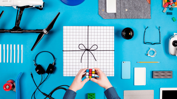 fuzzco, gift, paper, photo, hands, tie, string