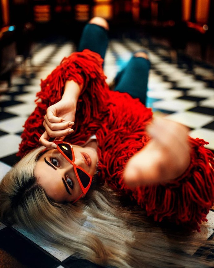 Gorgeous Moody Female Portrait Photography by Guillermo Briceno