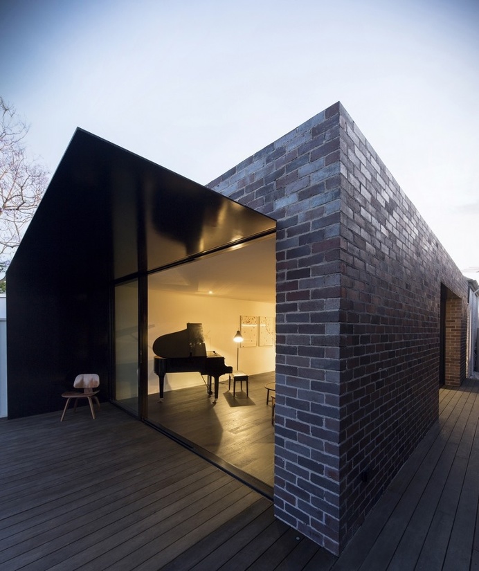 Llewellyn House by Studioplusthree