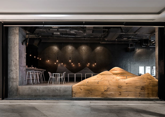 Daipu Architects Shows Amazing Way to use Wood in Renovation - InteriorZine #restaurant #decor #interior