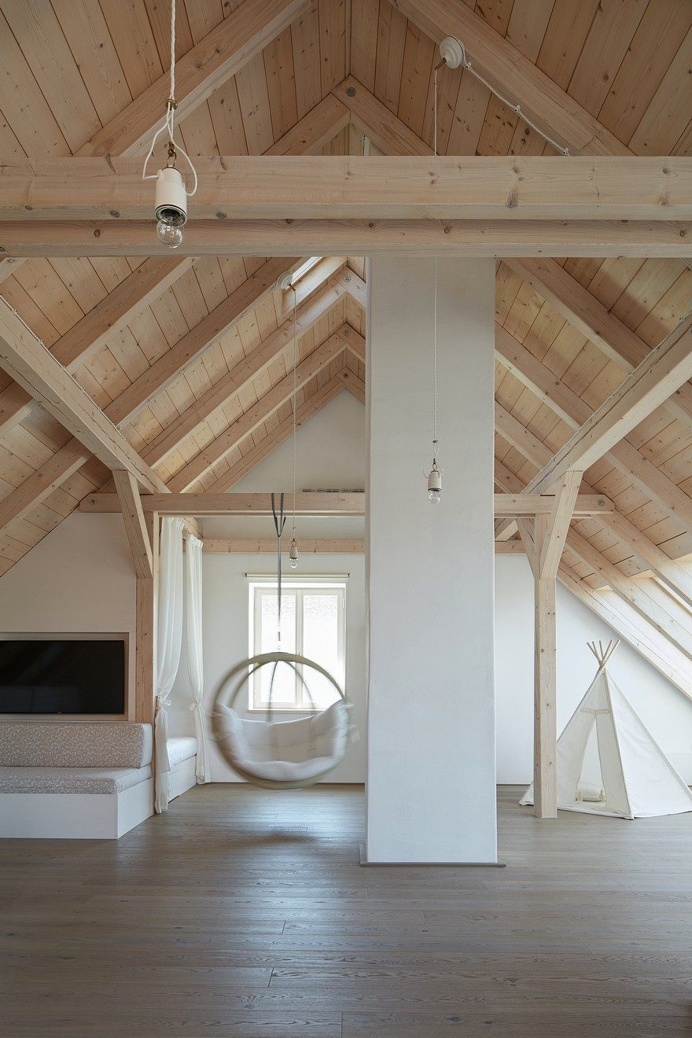 Overall Reconstruction of a Suburban Weekend House 10