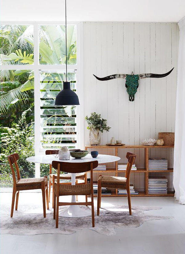 modbeachhouse #horn #marble #white #chairs