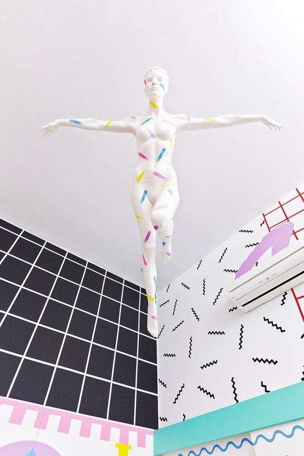 Modern artistic wall art interior in Young Mič Styling beauty salon #interior #salon #modern #youthful #artistic #beauty