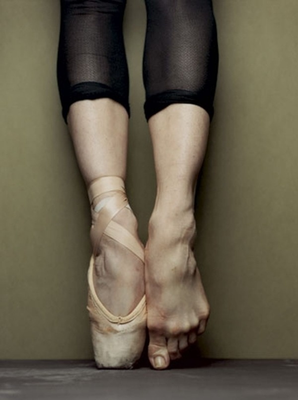 ballet en pointe.jpg (680×912) #pointe #en #ballet #detail