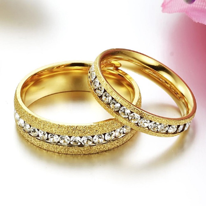 30 Stunning Gold Engagement Ring Designs For Couple