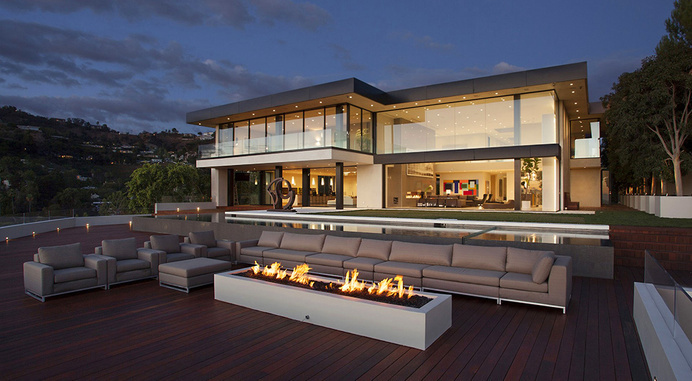 Imposing Sunset Strip Residence in LA With Extensive City Views #modern #design #home #architecture #residence