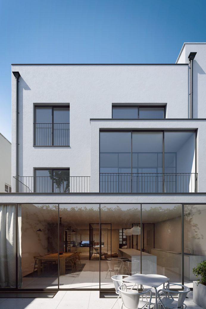 Wells Rise House by Amos Goldreich Architecture