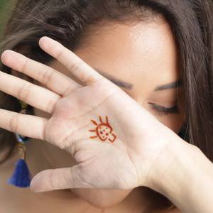 Dare - Brilliant Mushroom temporary tattoos Mihenna provides a variety of small icon temporary tattoos that you can apply with our sticker stencils and henna paste. Express yourself with the Dare Stencil.