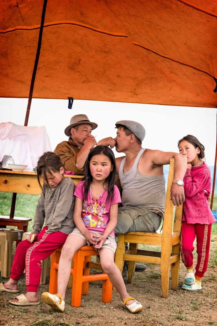 Red Hero 3: Paul Cox Captures Life In Mongolia's Impoverished Suburbs