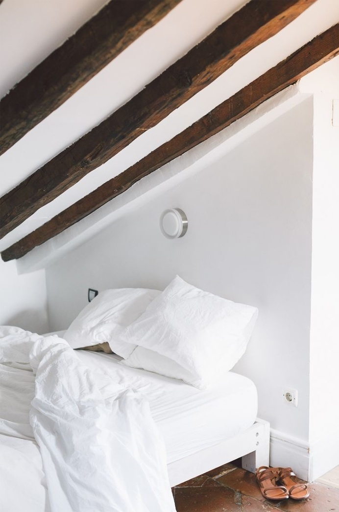 Bedroom. #bedroom #beam #wood