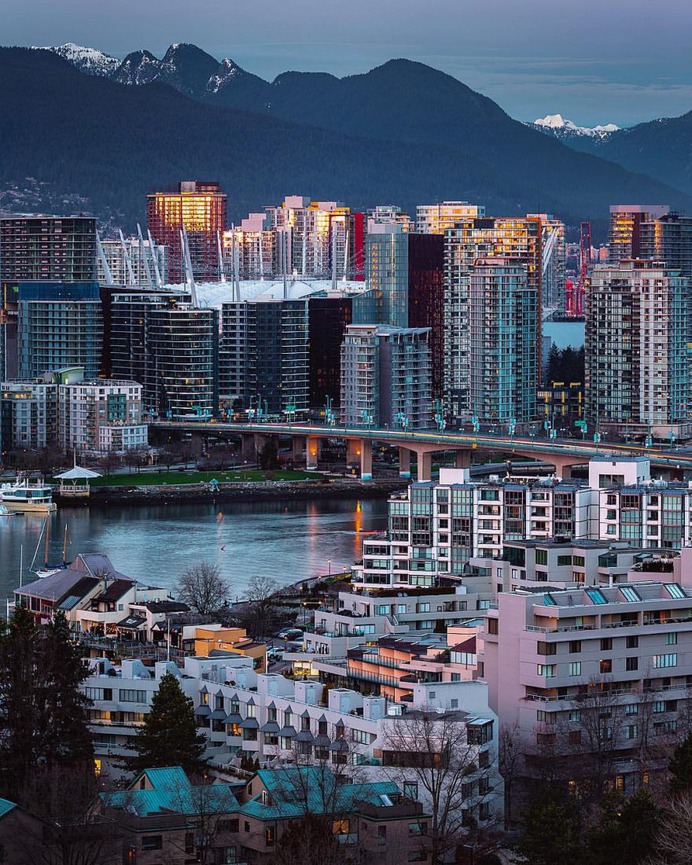 Moody and Cinematic Urban Landscapes in Vancouver by Erik Andersen